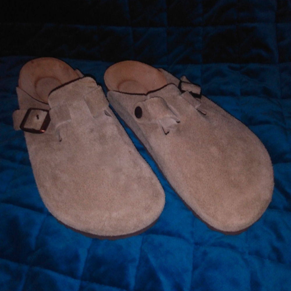 Birkenstock Tan Clogs